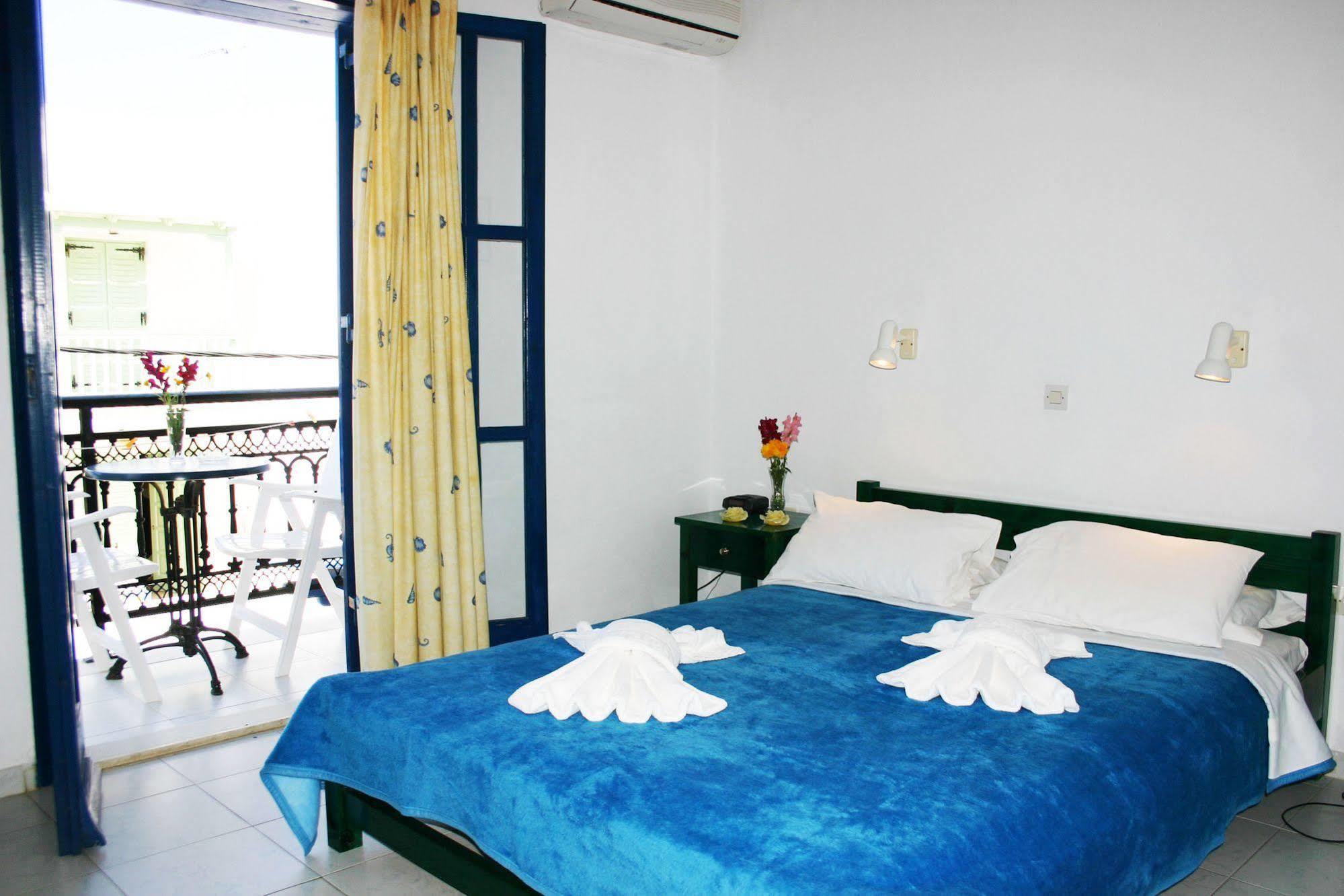 Ikaros Studios & Apartments Naxos City Exteriör bild